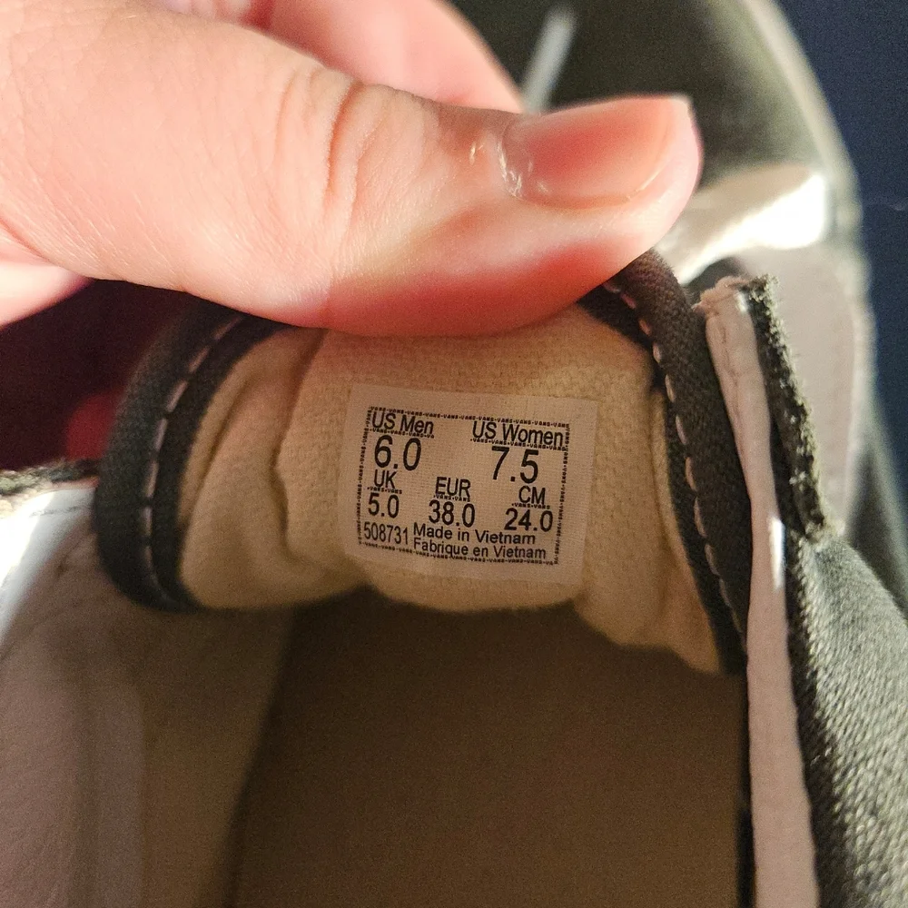 VANS Women's Olive Old Skool Sneakers - Picture 5 of 6